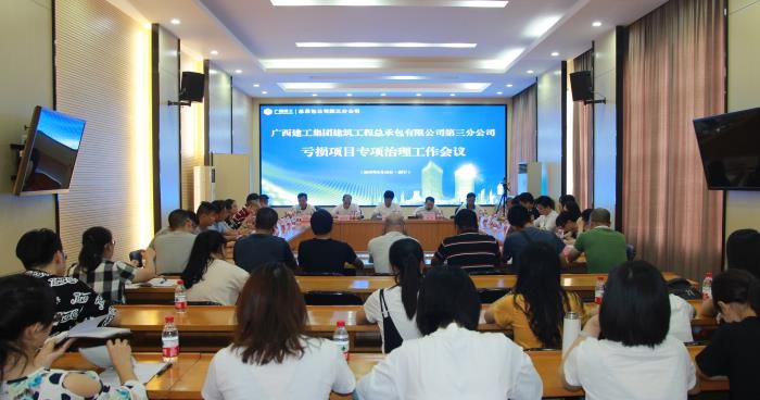 1�ۻ��ֳ������˲ӱ� ��700.jpg