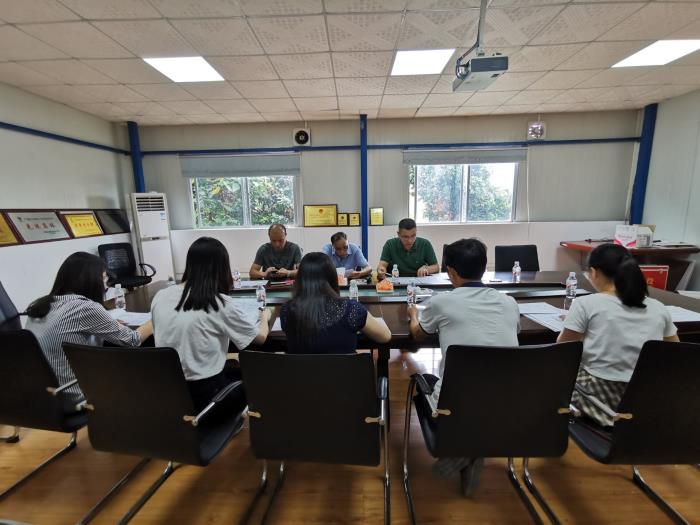 2�ۻ��ֳ�������Ө ��700.jpg