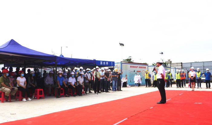 ��˾�徲�ܼ���ǿΪ�������е���������л΢�� ��.jpg