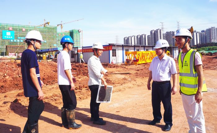 �������������͢�������ֳ����������������������Ա������̸������л΢�� ��.jpg