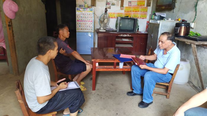 1603942128751463.jpg 08林平均到结队帮扶贫困户家中走访.jpg